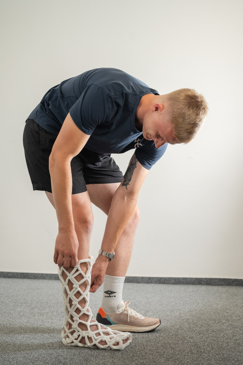 Shower friendly cast